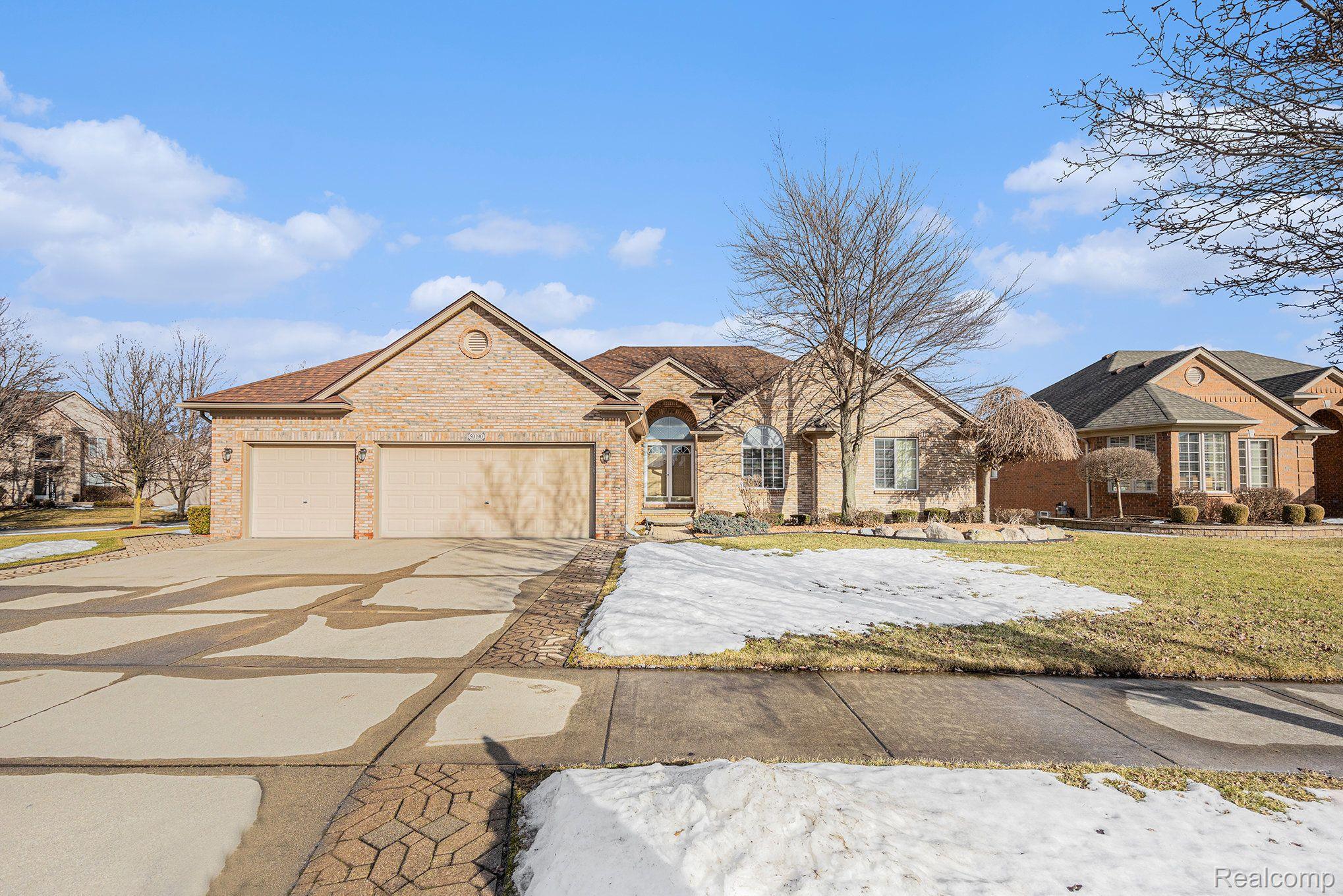 50190 MAGDALINA Drive