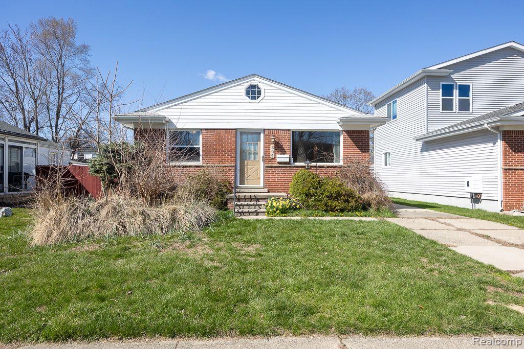 304 TECUMSEH Street