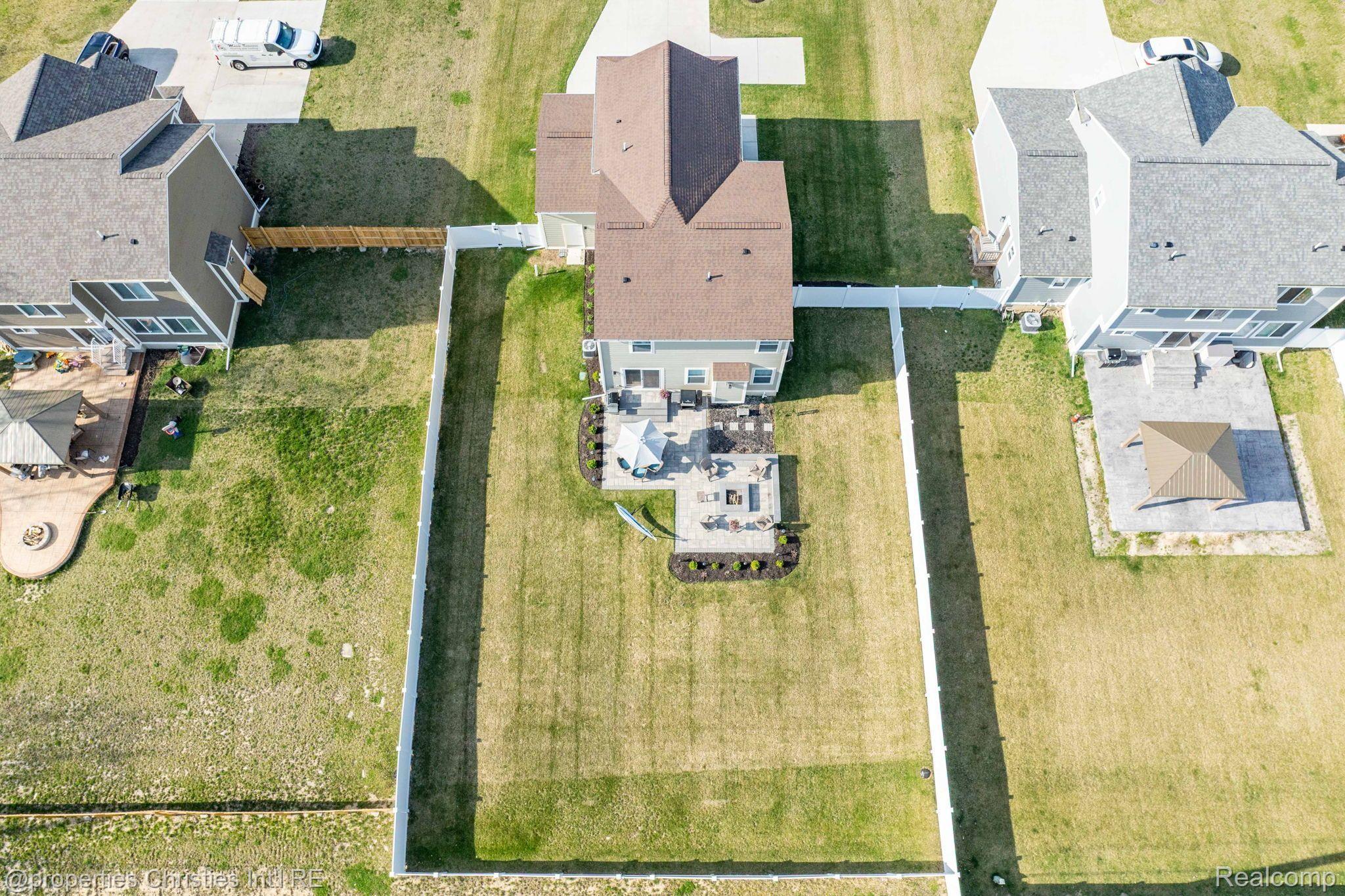 2512 E MAPLE Road