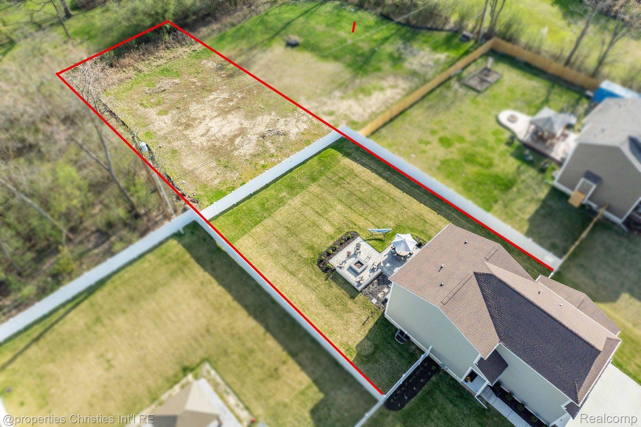 2512 E MAPLE Road