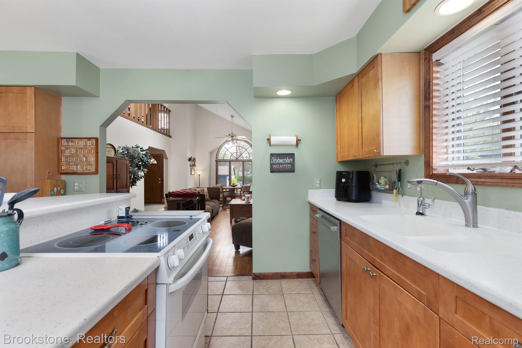 4121 CRYSTAL Street