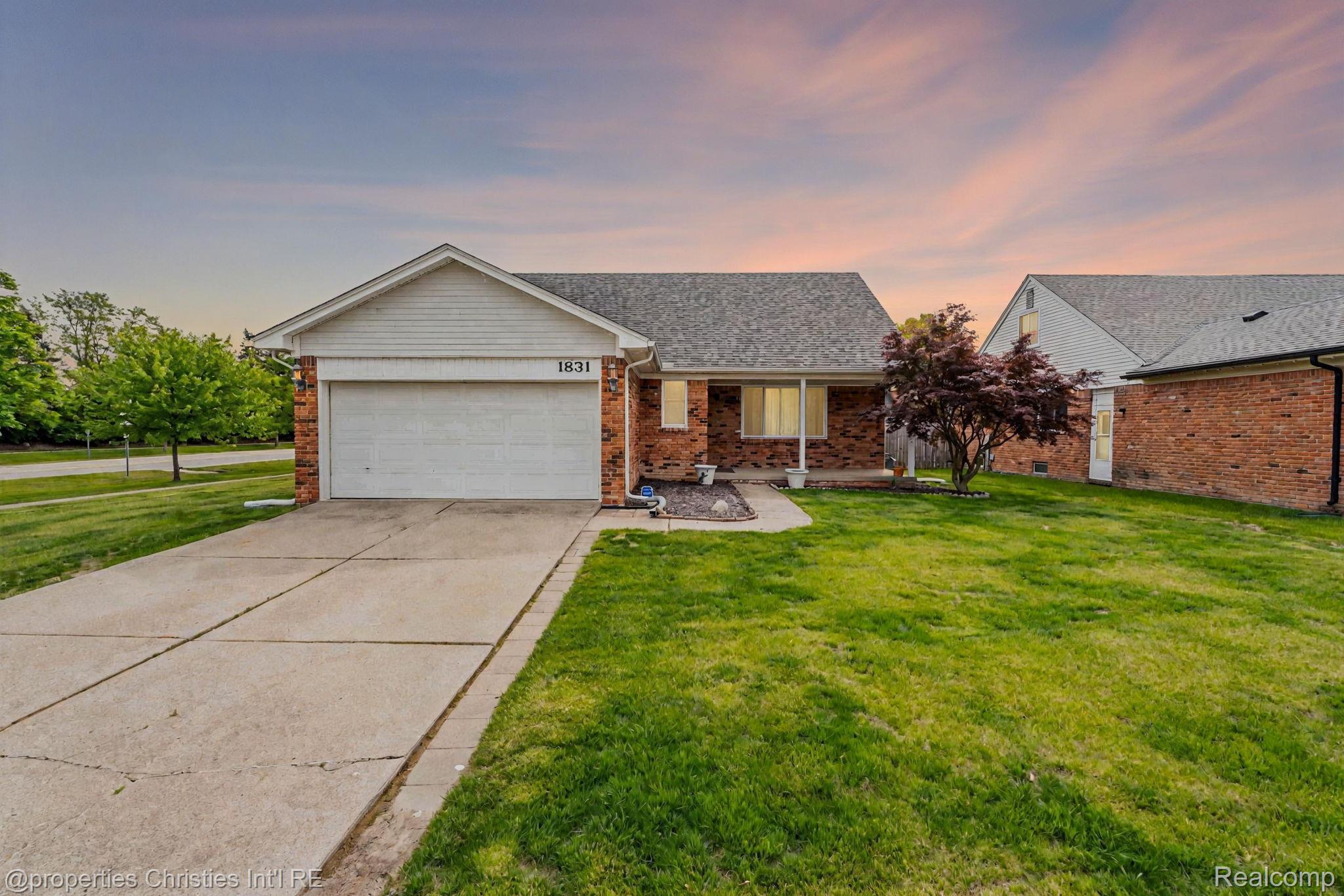 1831 Woodmont Drive W