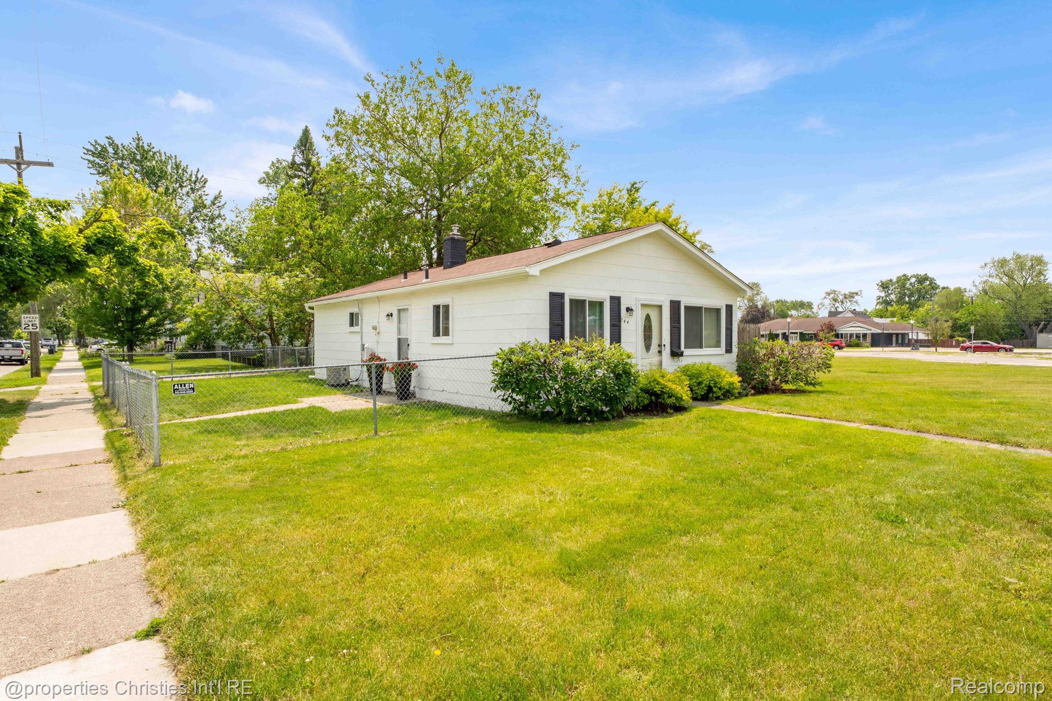 244 E Woodward Heights Boulevard