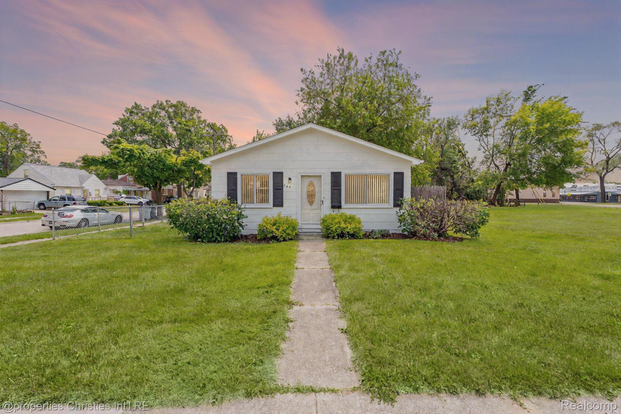244 E Woodward Heights Boulevard