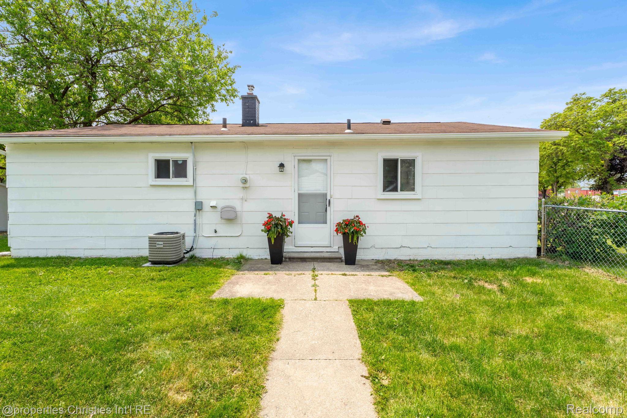 244 E Woodward Heights Boulevard