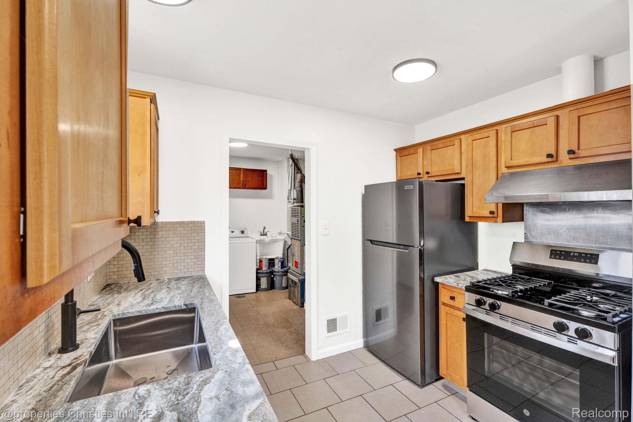 244 E Woodward Heights Boulevard