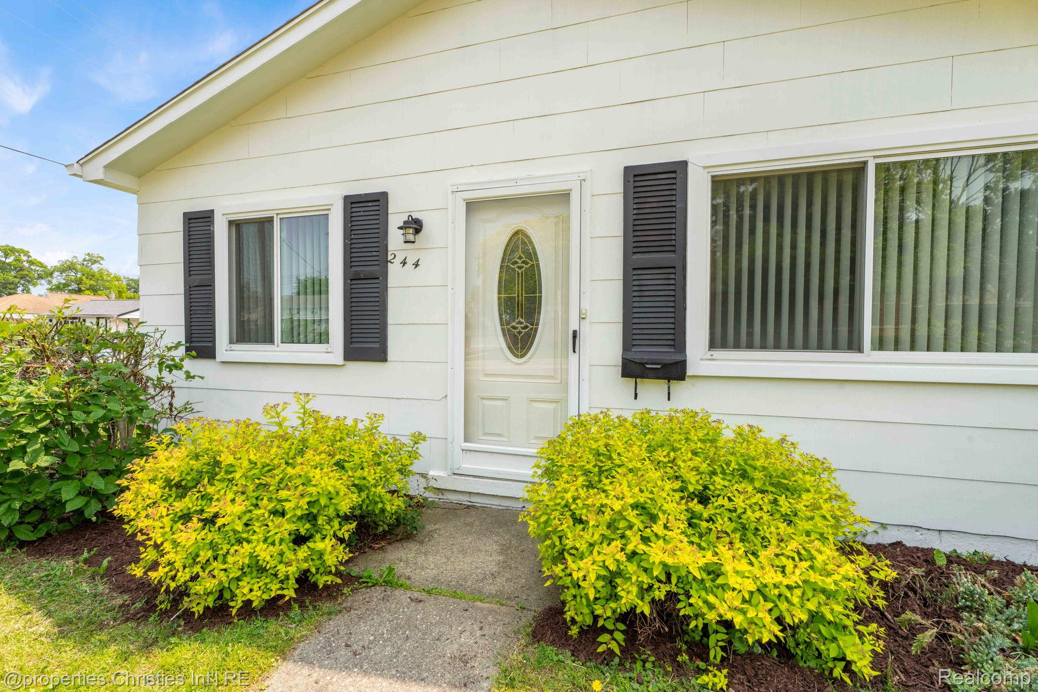 244 E Woodward Heights Boulevard
