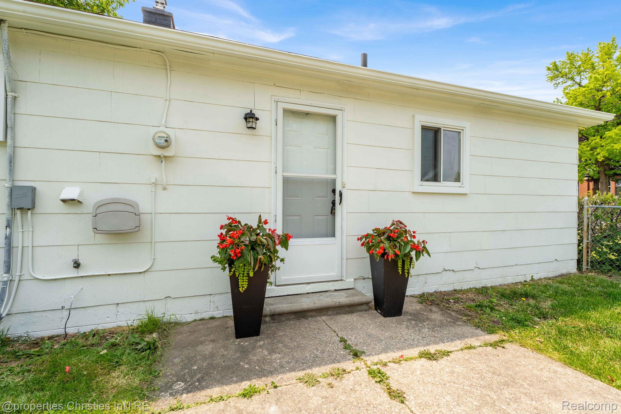 244 E Woodward Heights Boulevard