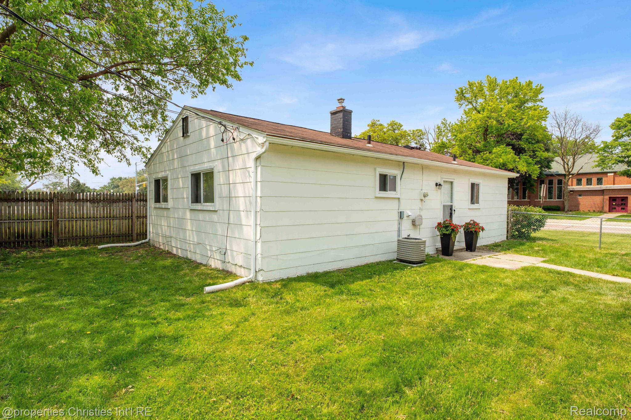 244 E Woodward Heights Boulevard
