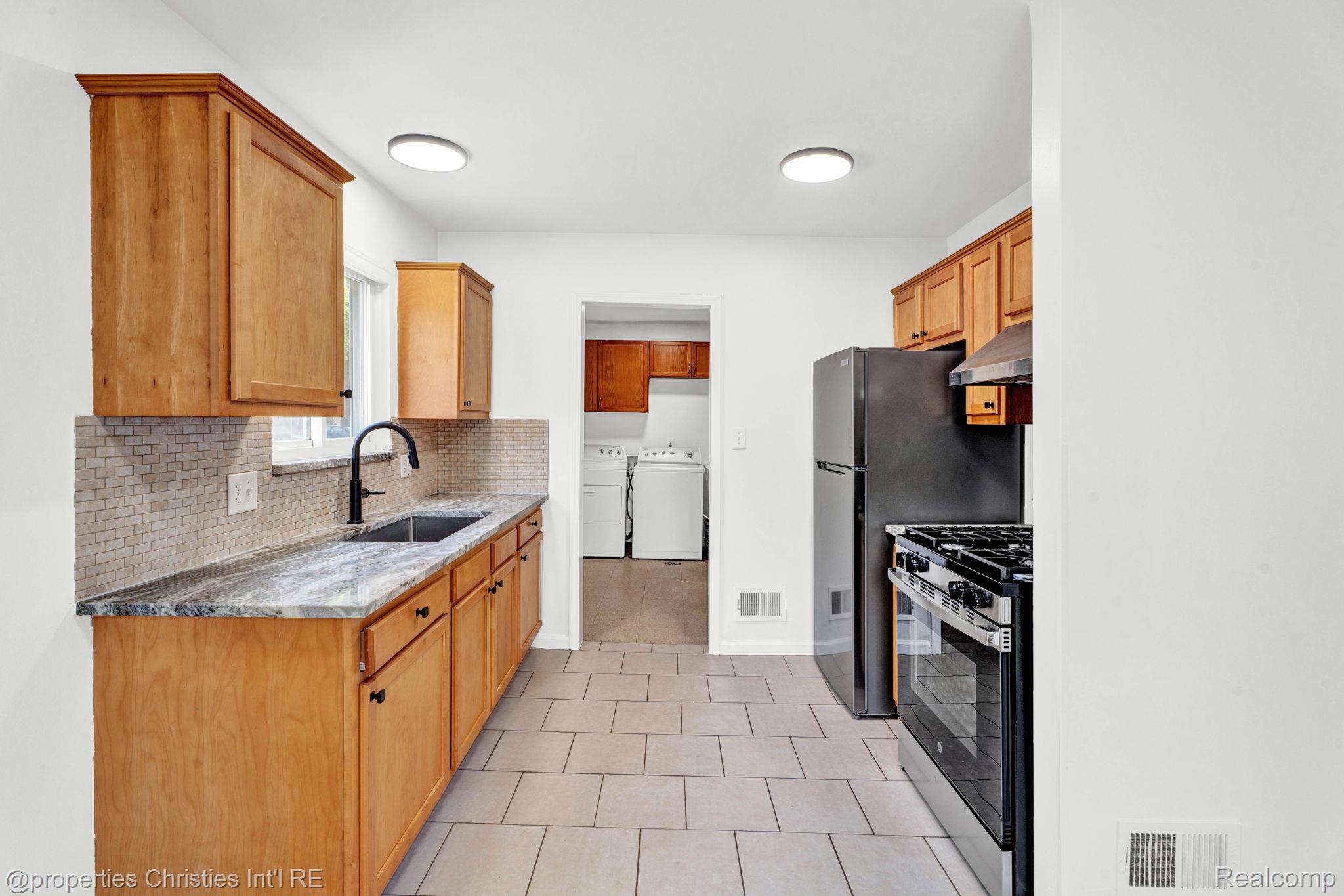 244 E Woodward Heights Boulevard