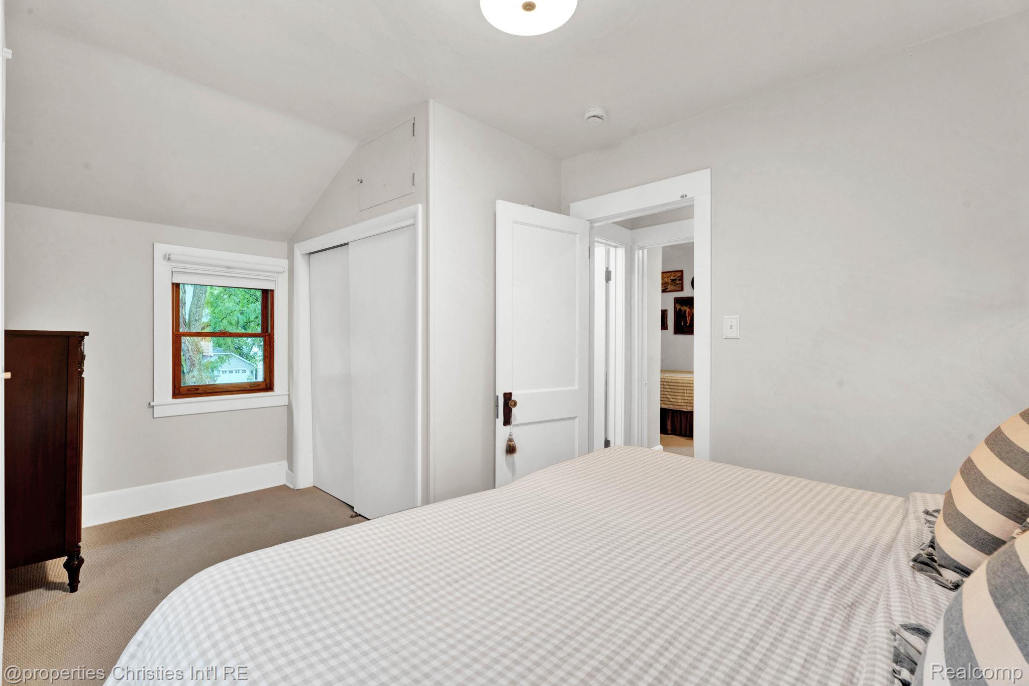 1139 Emmons Avenue