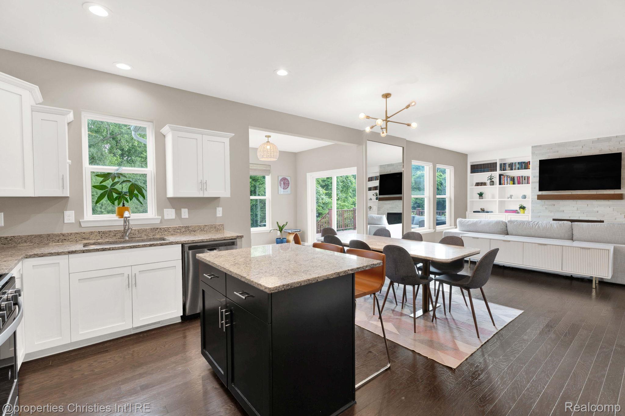 2962 Iowa Drive