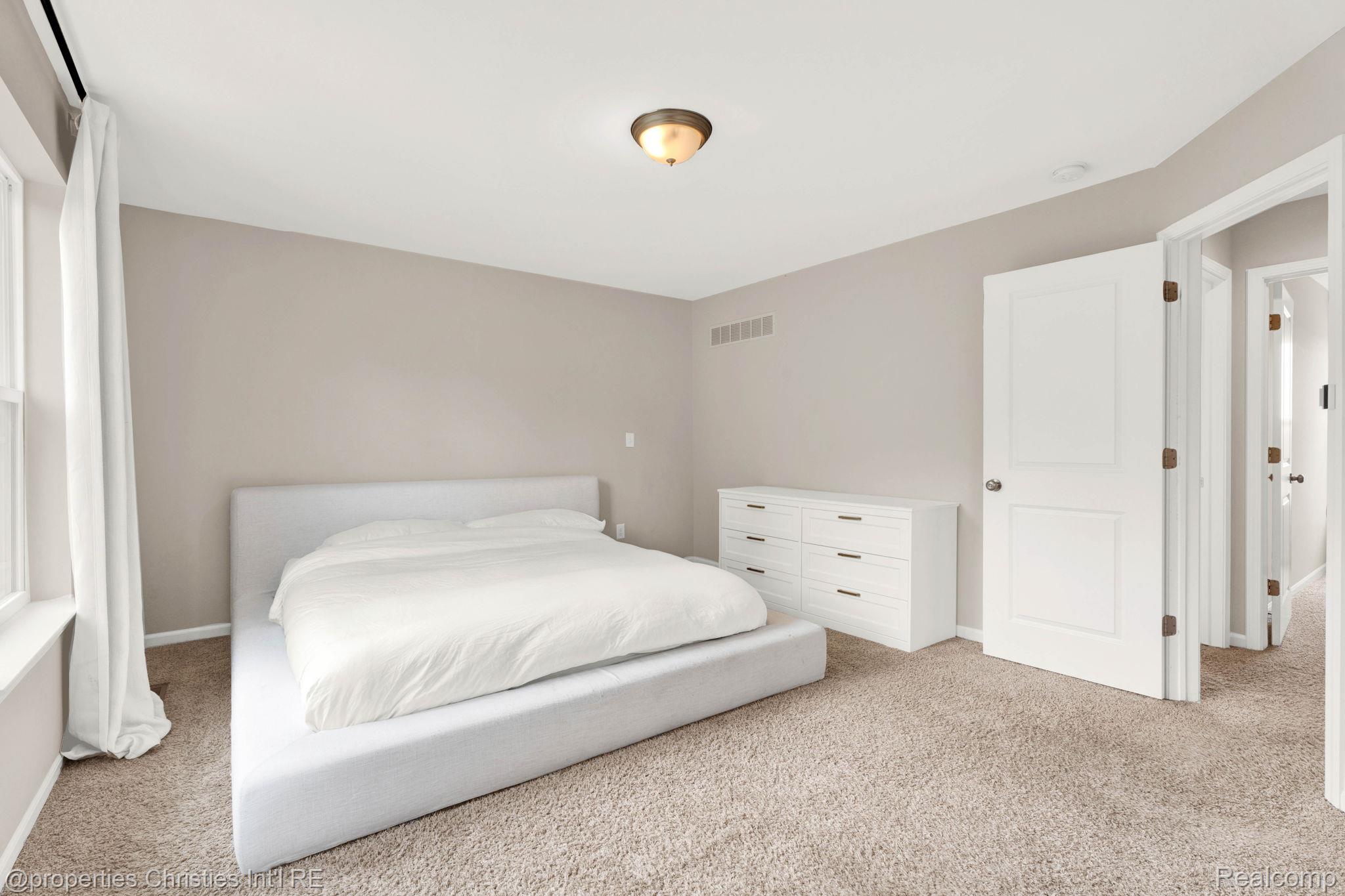 2962 Iowa Drive