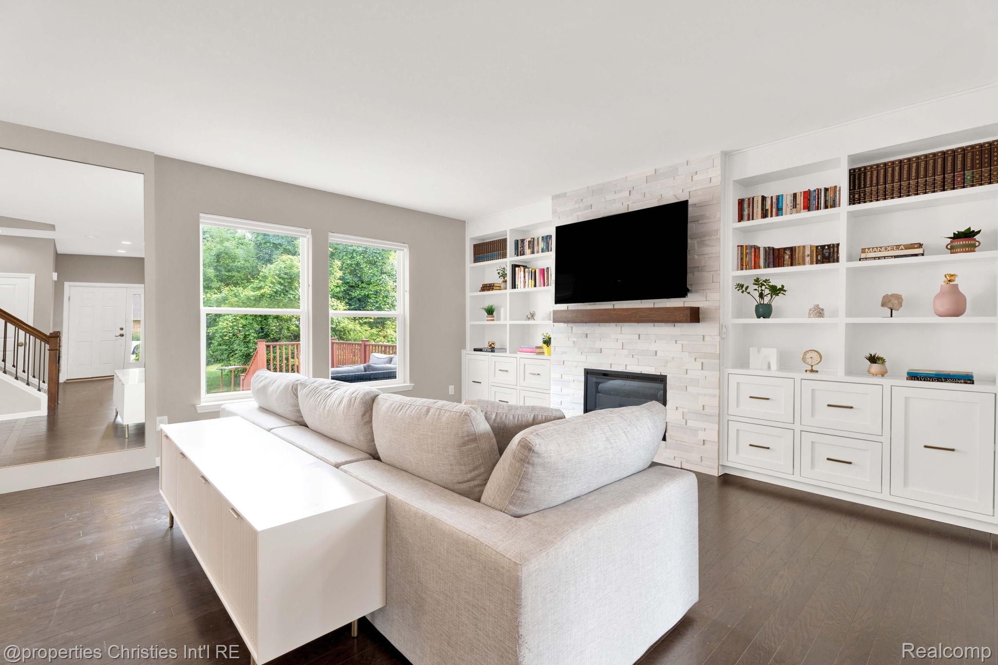 2962 Iowa Drive