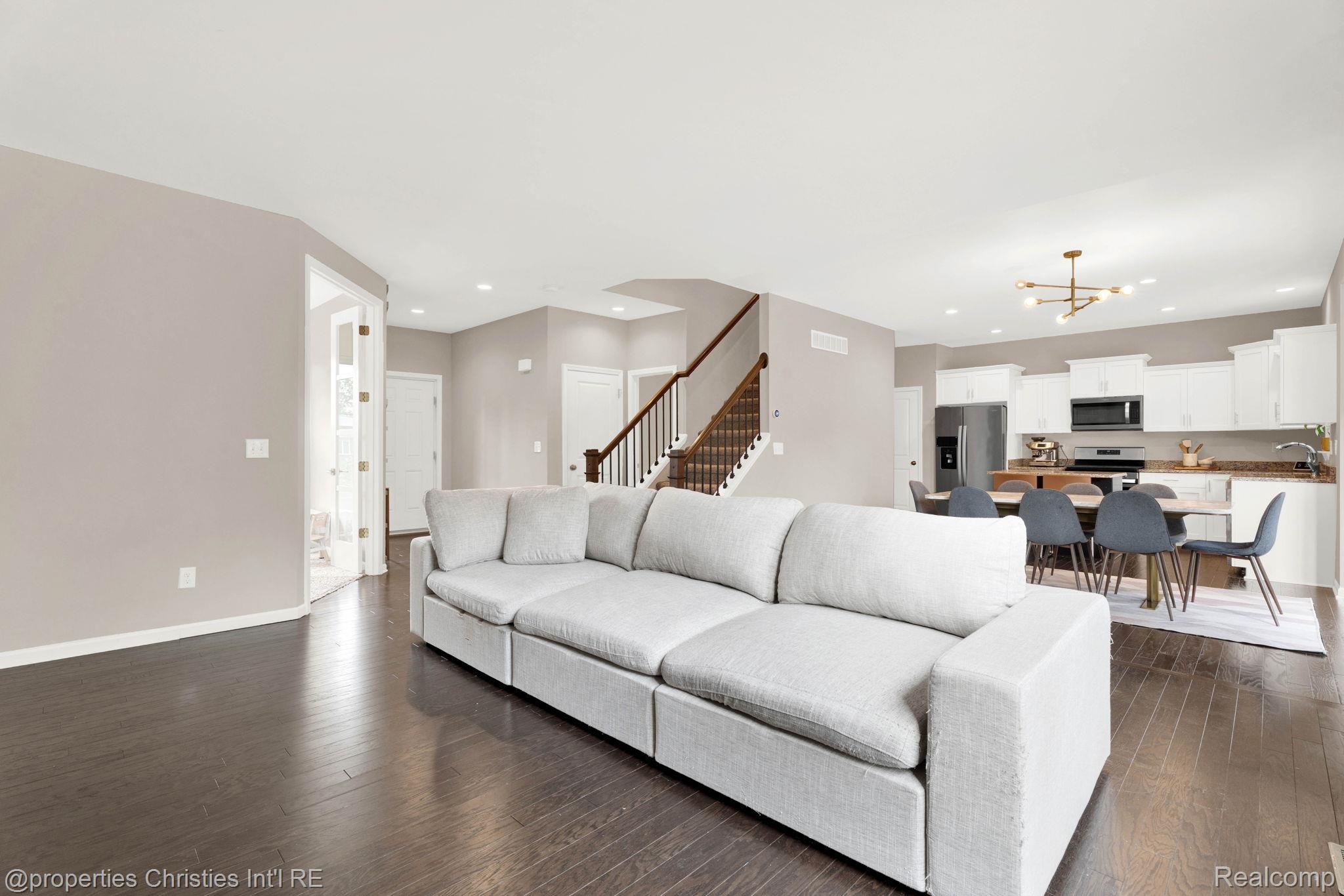 2962 Iowa Drive
