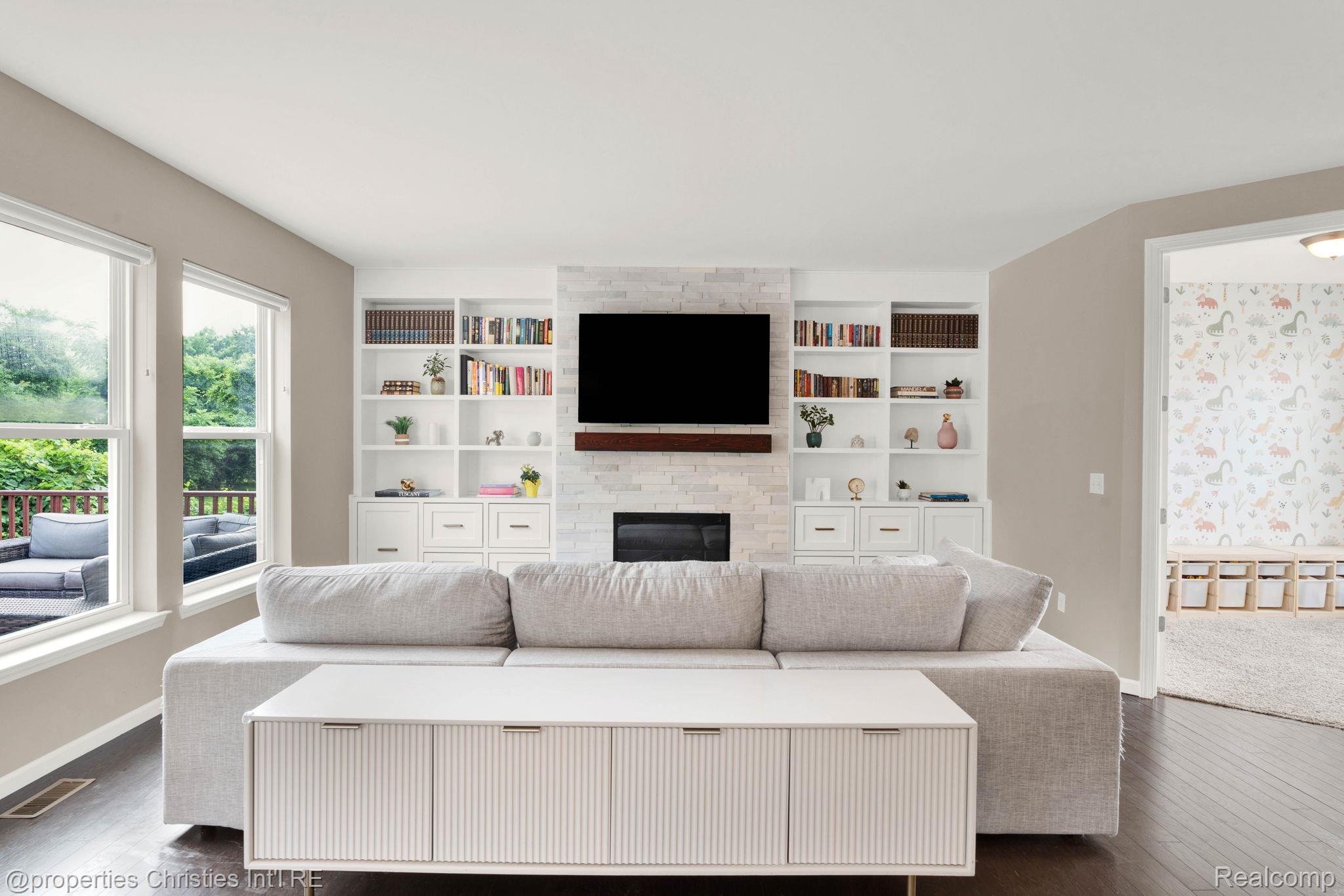 2962 Iowa Drive