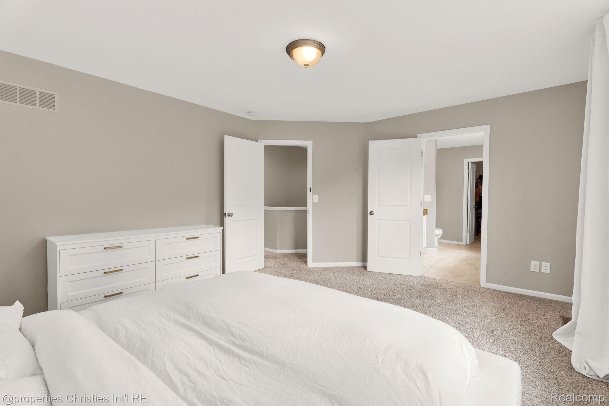 2962 Iowa Drive