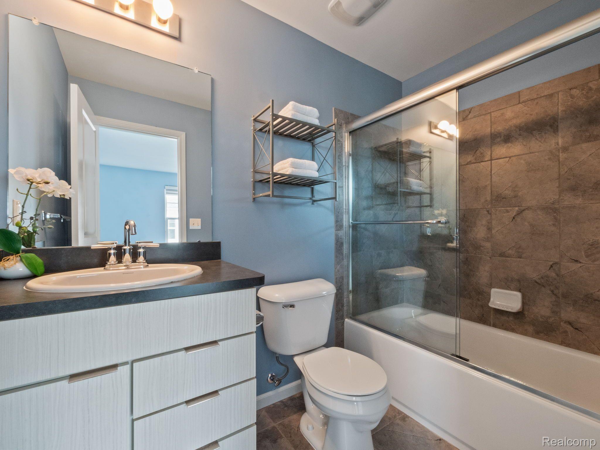 2500 Normandy Road 41