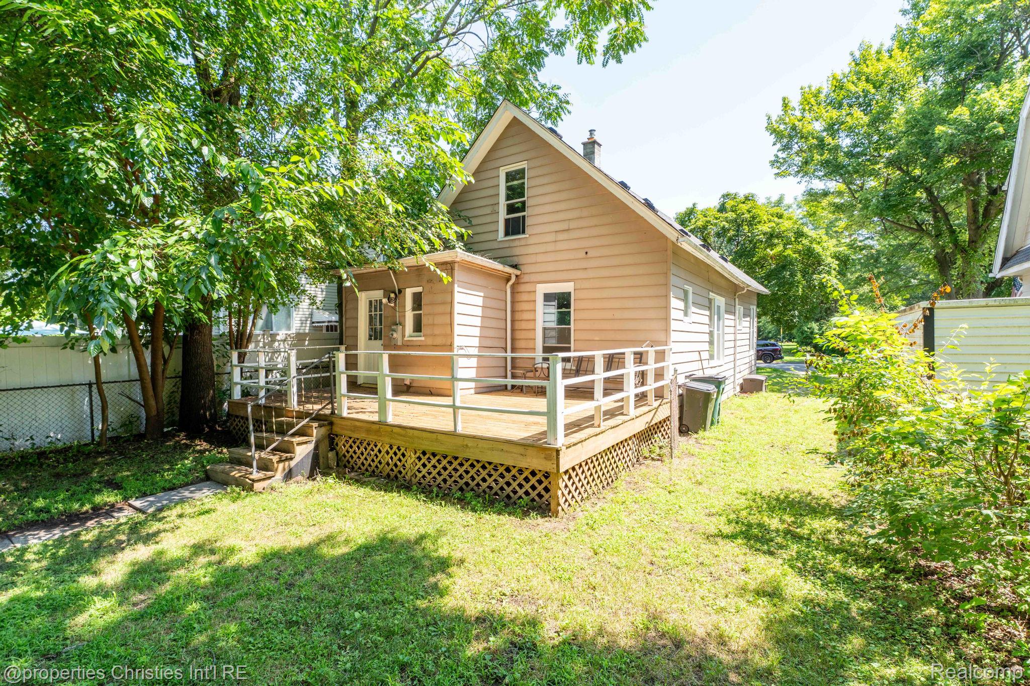 415 LAPRAIRIE Street