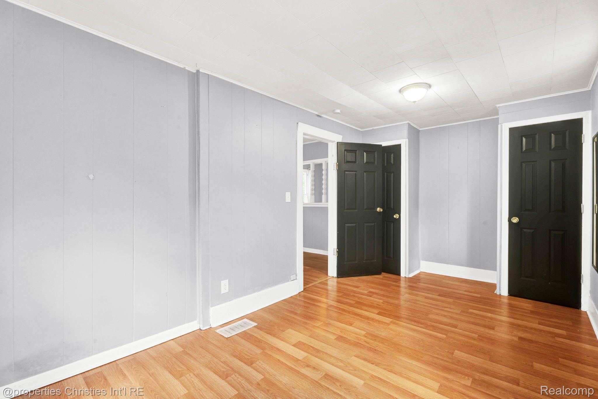 415 LAPRAIRIE Street