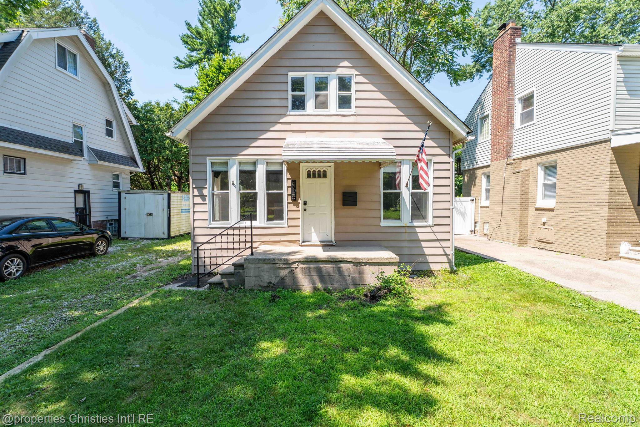 415 LAPRAIRIE Street