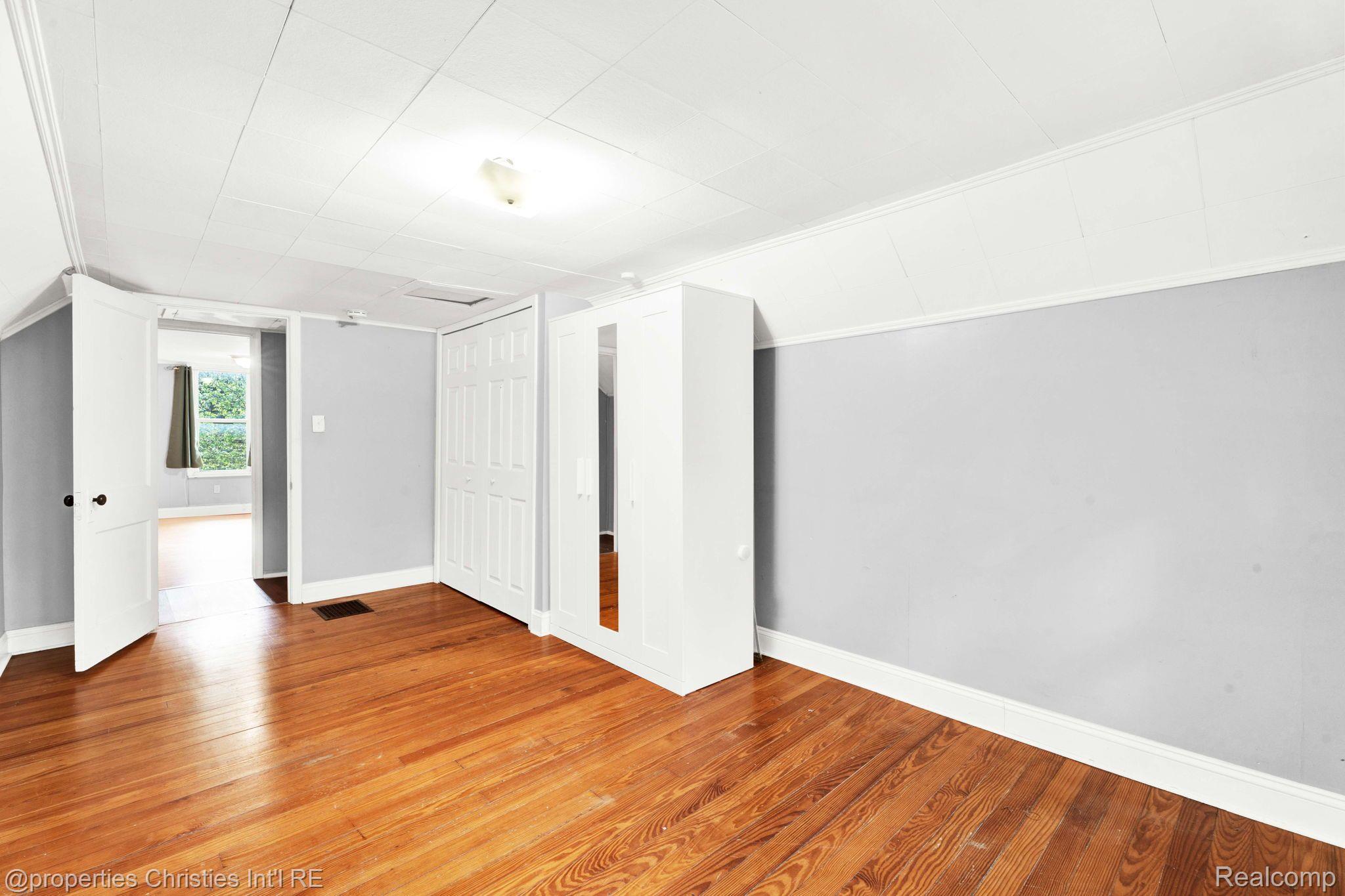 415 LAPRAIRIE Street