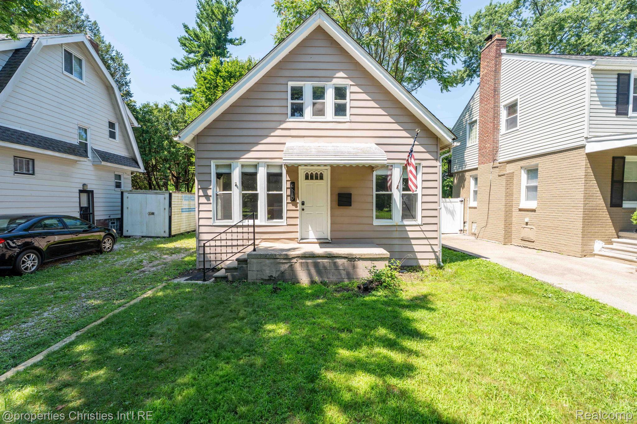 415 LAPRAIRIE Street