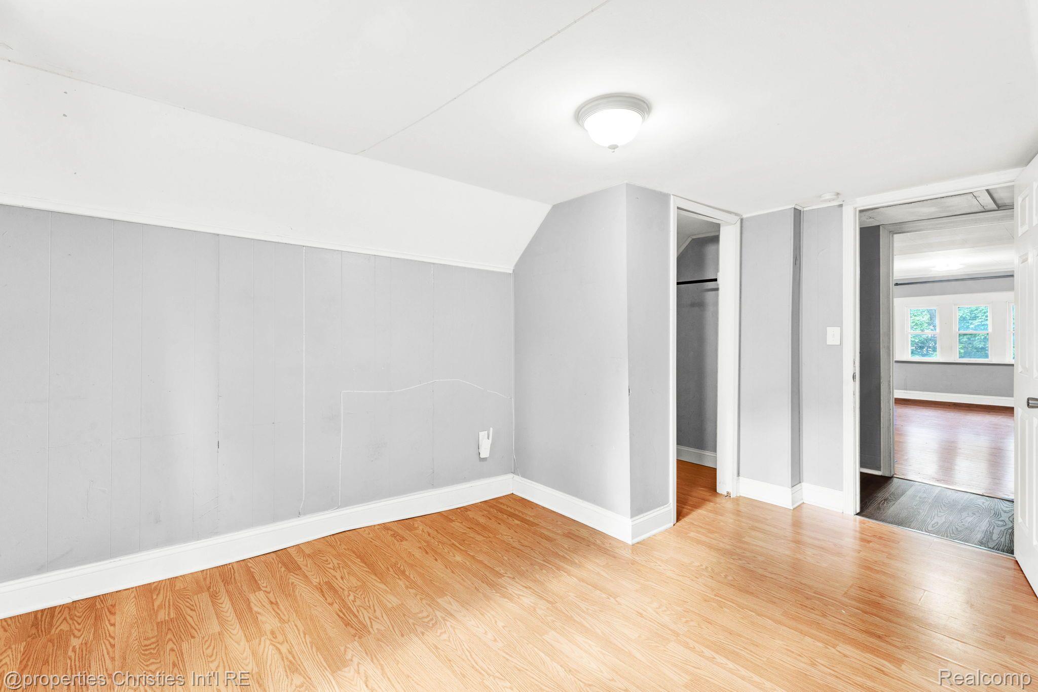 415 LAPRAIRIE Street
