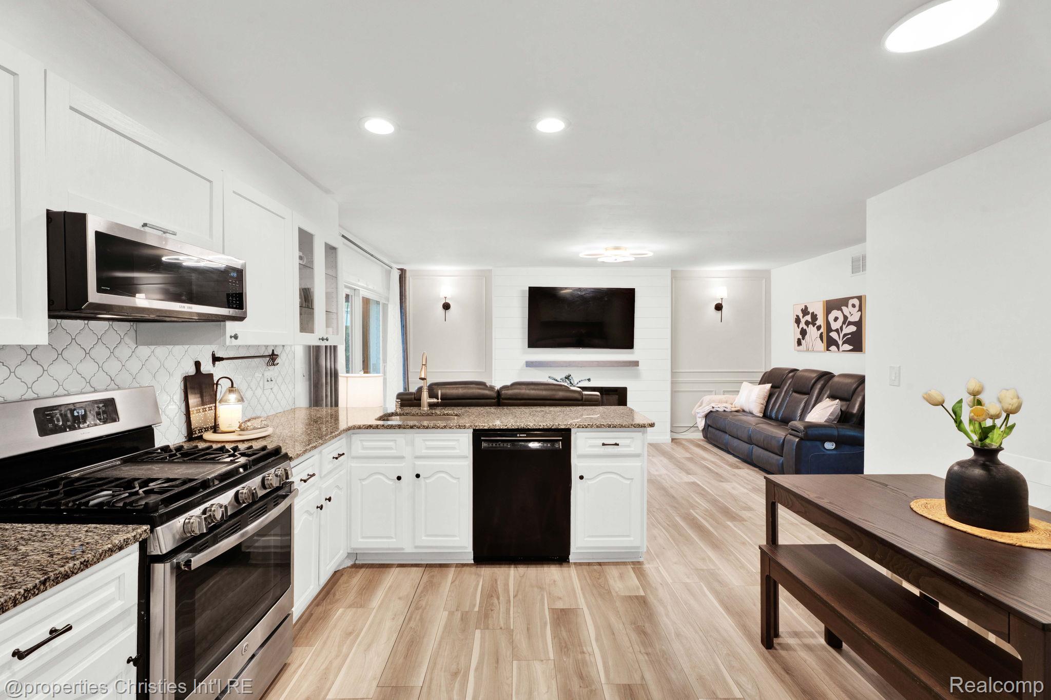 43783 Leeann Lane