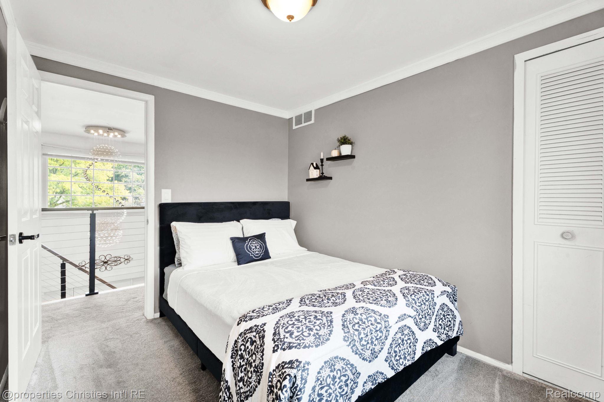 43783 Leeann Lane