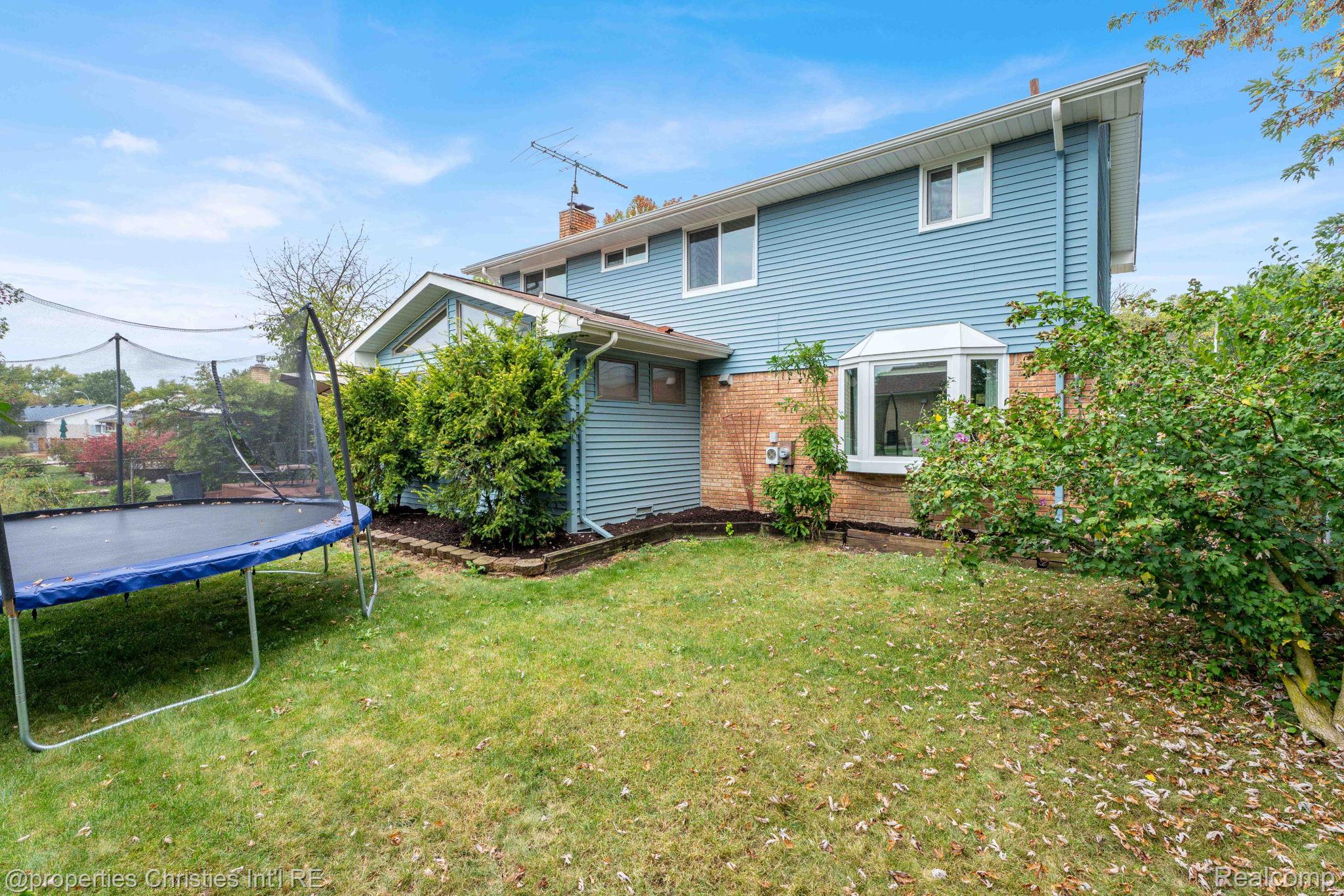 43783 Leeann Lane