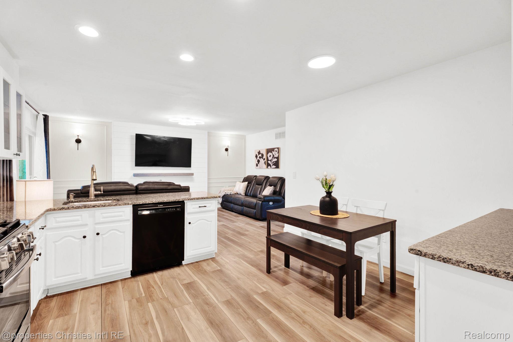 43783 Leeann Lane