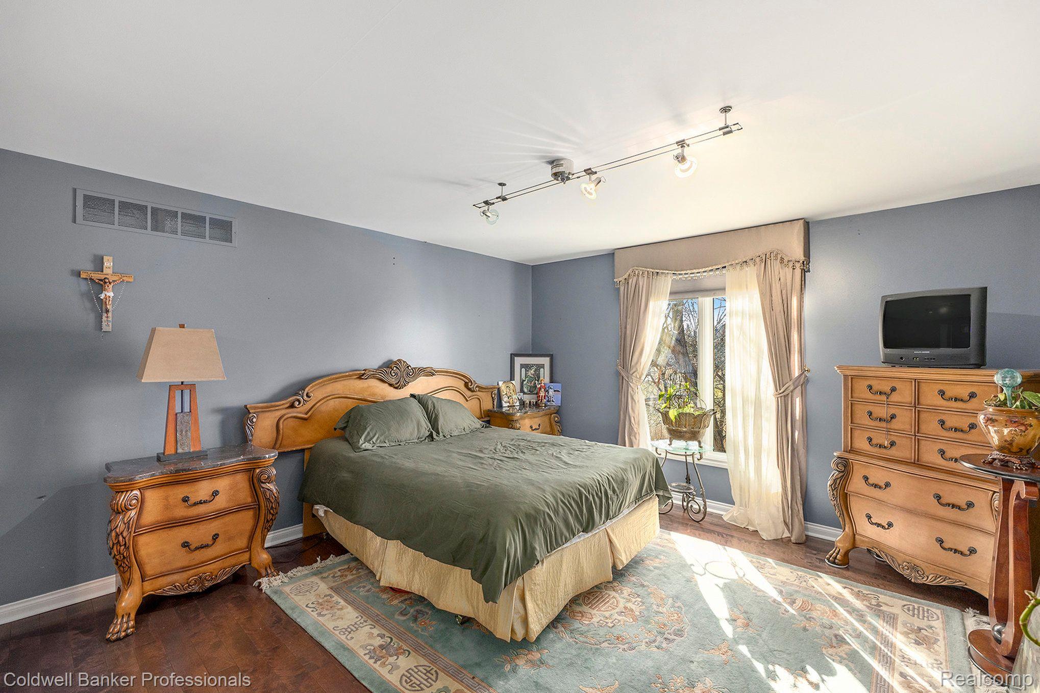 2434 PEBBLE BEACH Drive