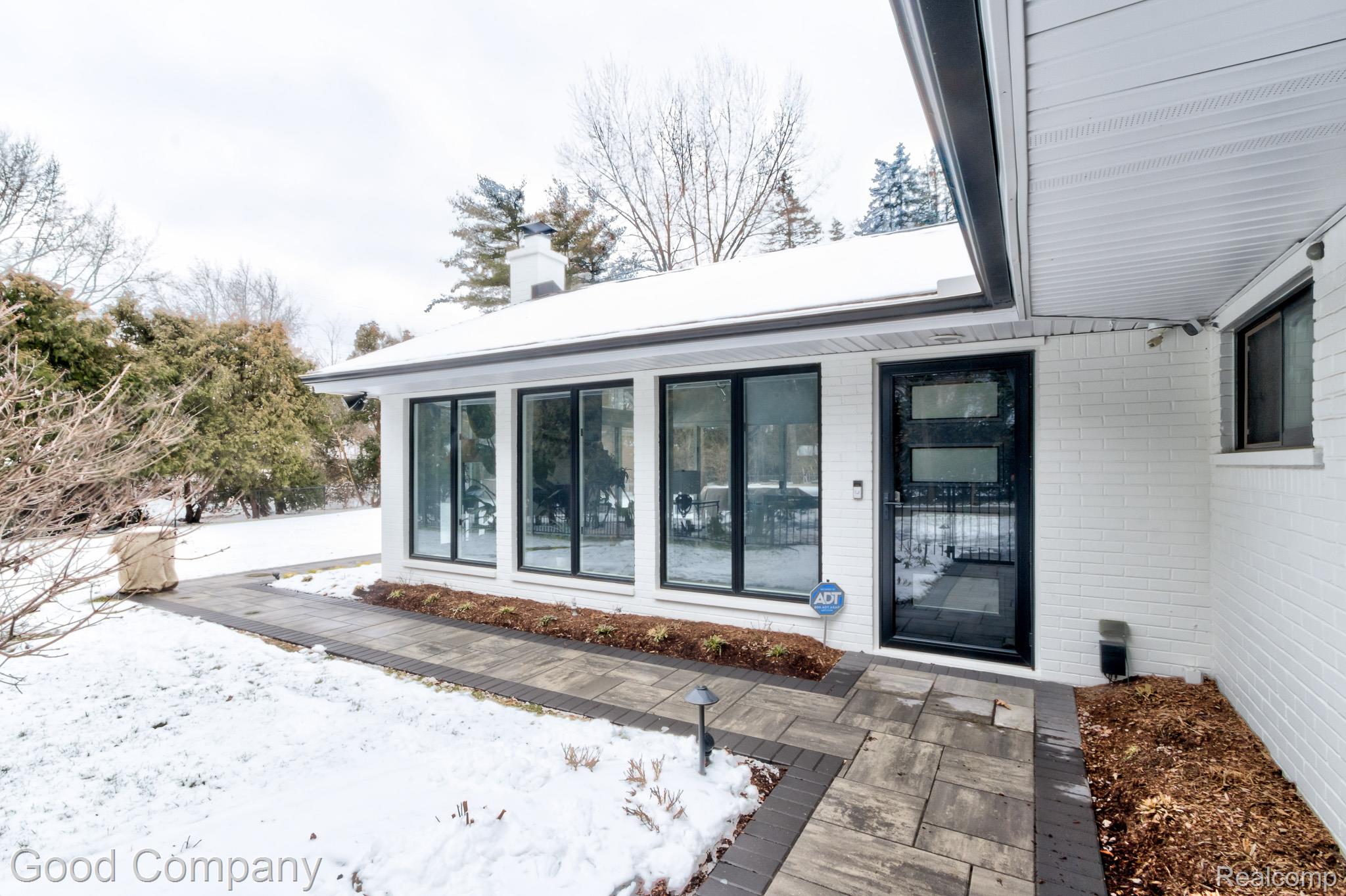 805 N Pemberton Road