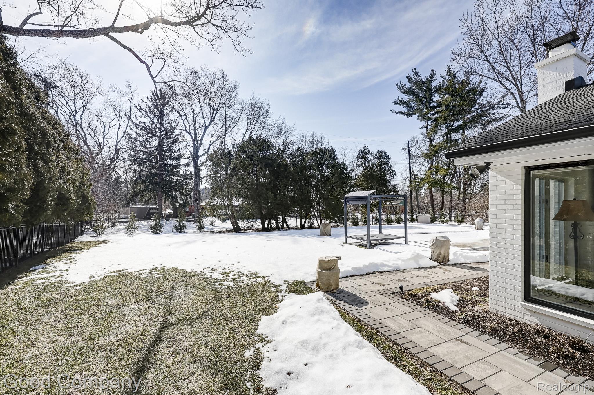 805 N Pemberton Road