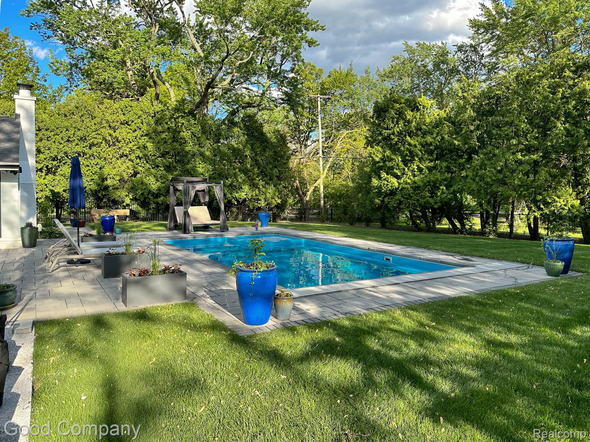 805 N Pemberton Road