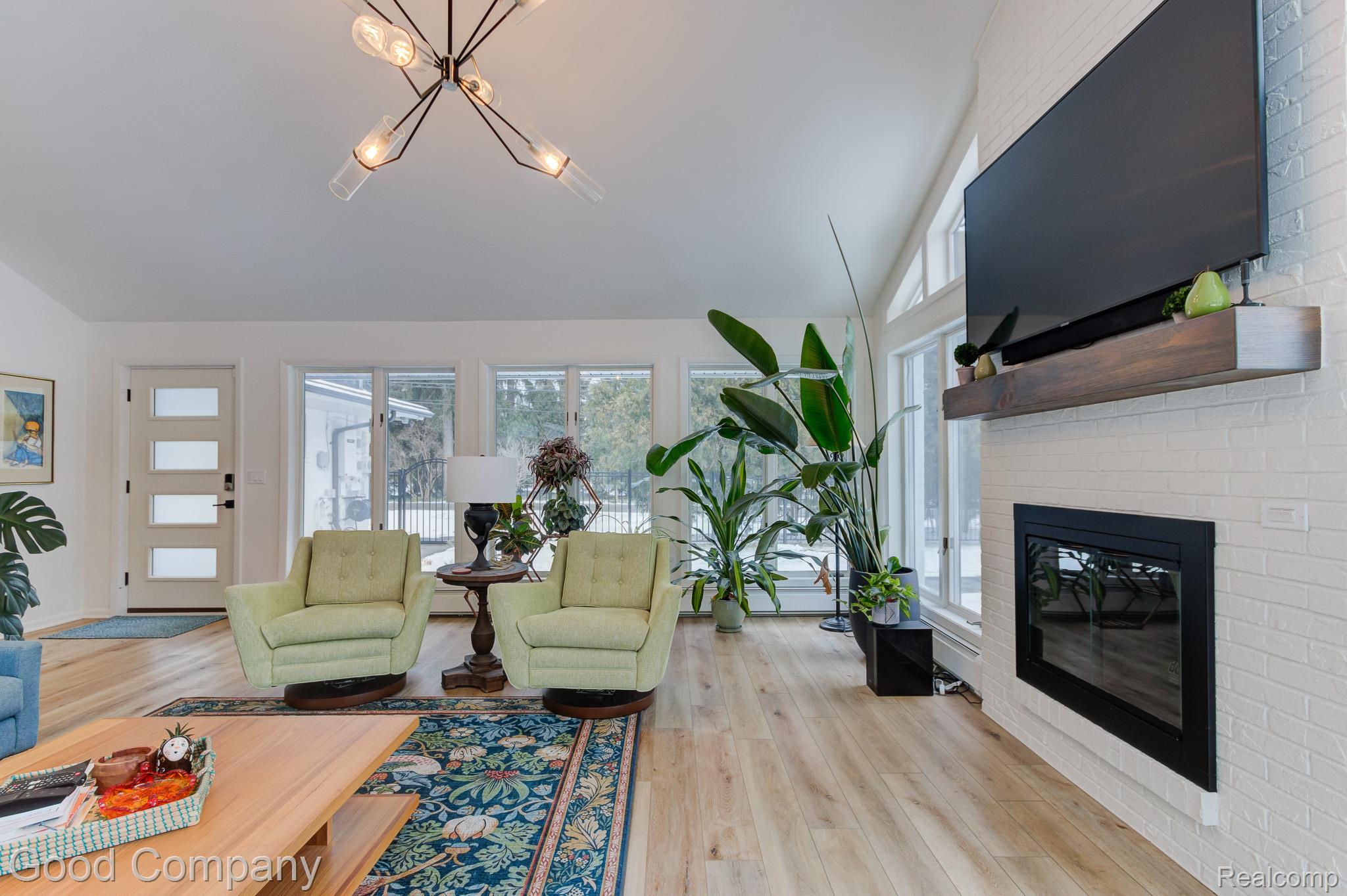 805 N Pemberton Road