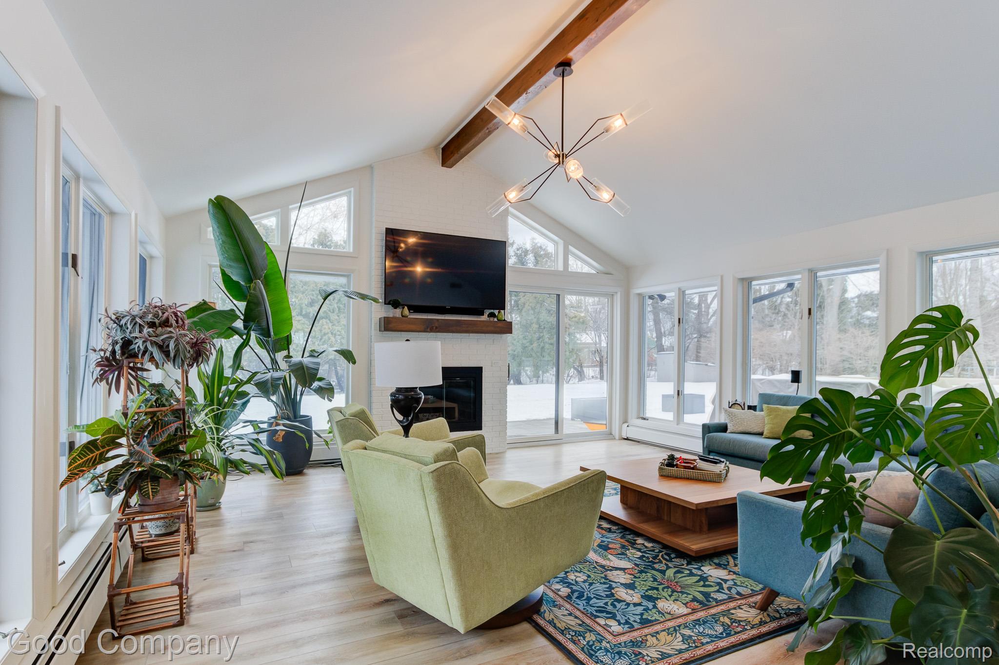 805 N Pemberton Road