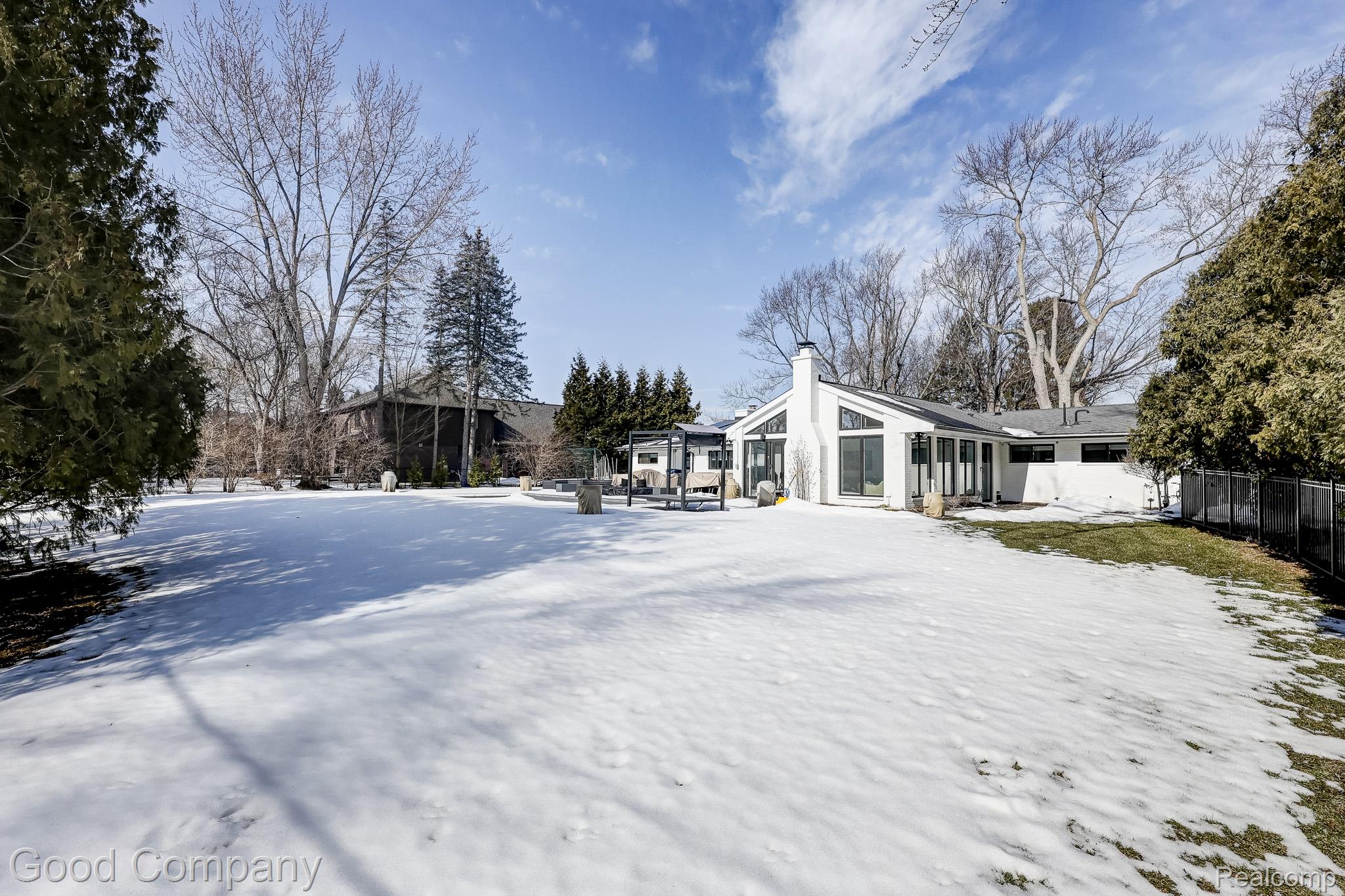 805 N Pemberton Road