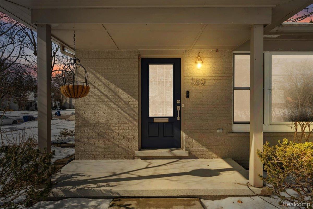 580 S Cranbrook Road