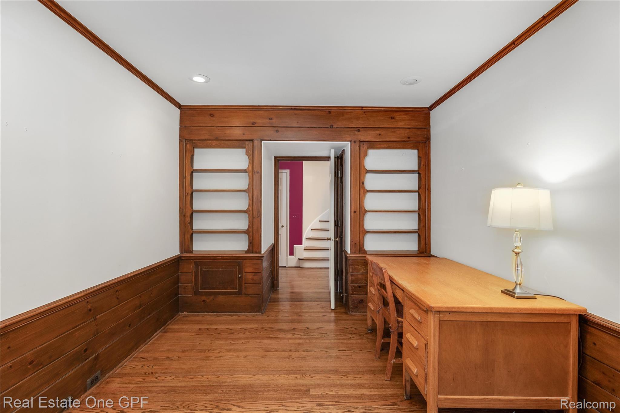 636 Middlesex Road