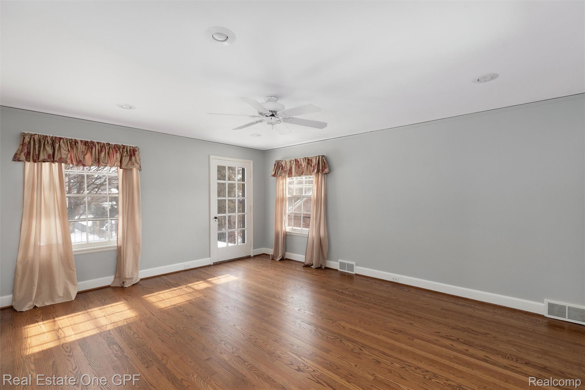 636 Middlesex Road