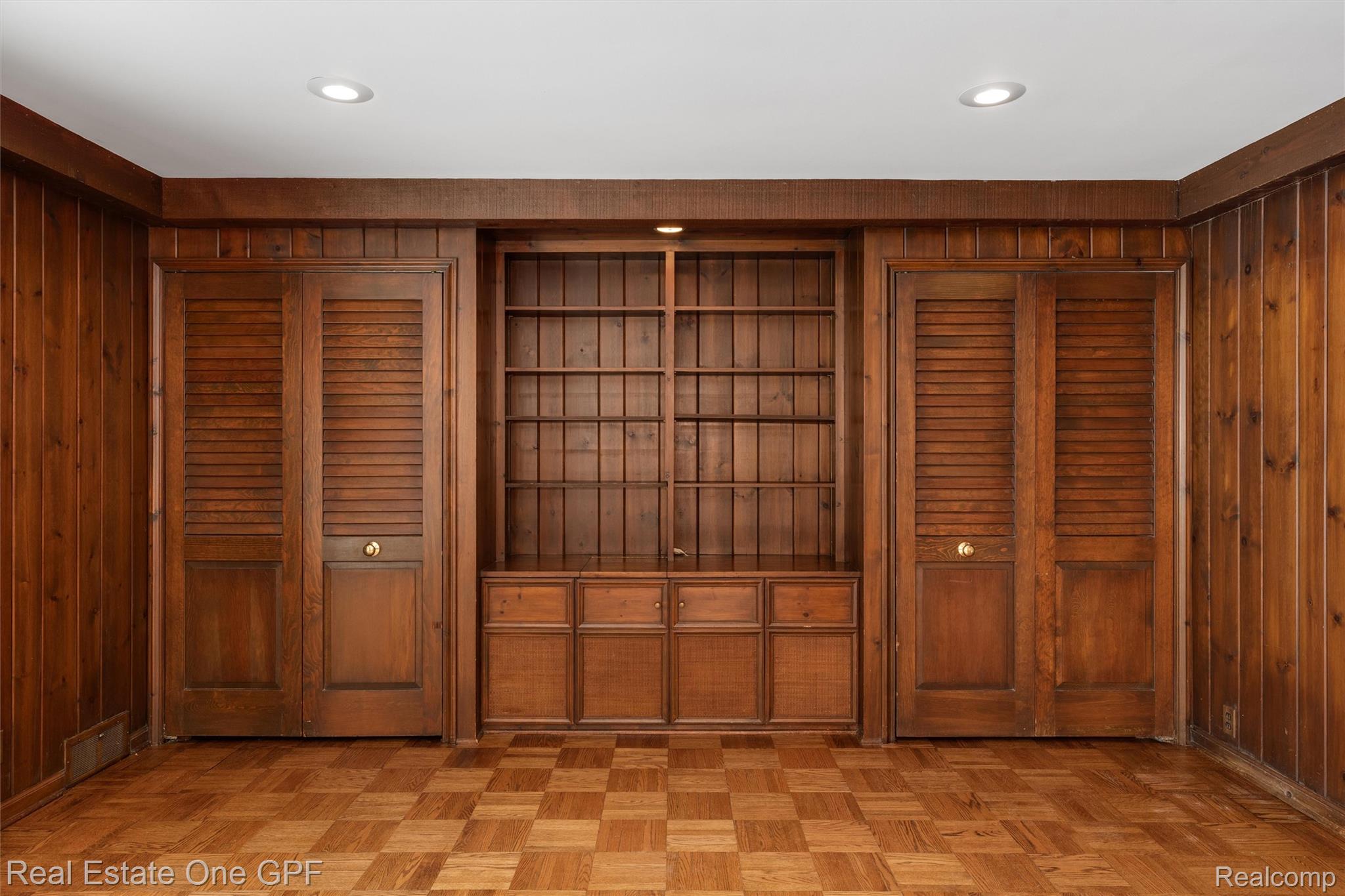 636 Middlesex Road