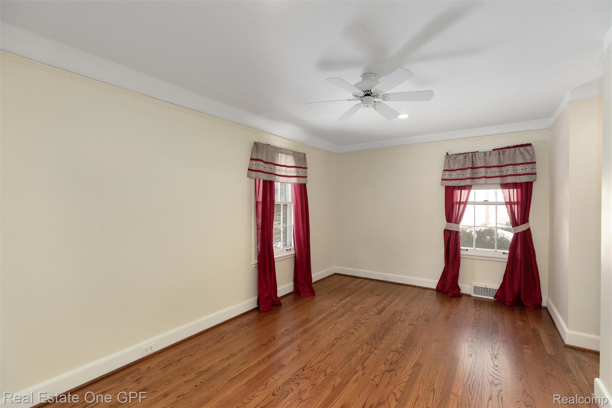 636 Middlesex Road