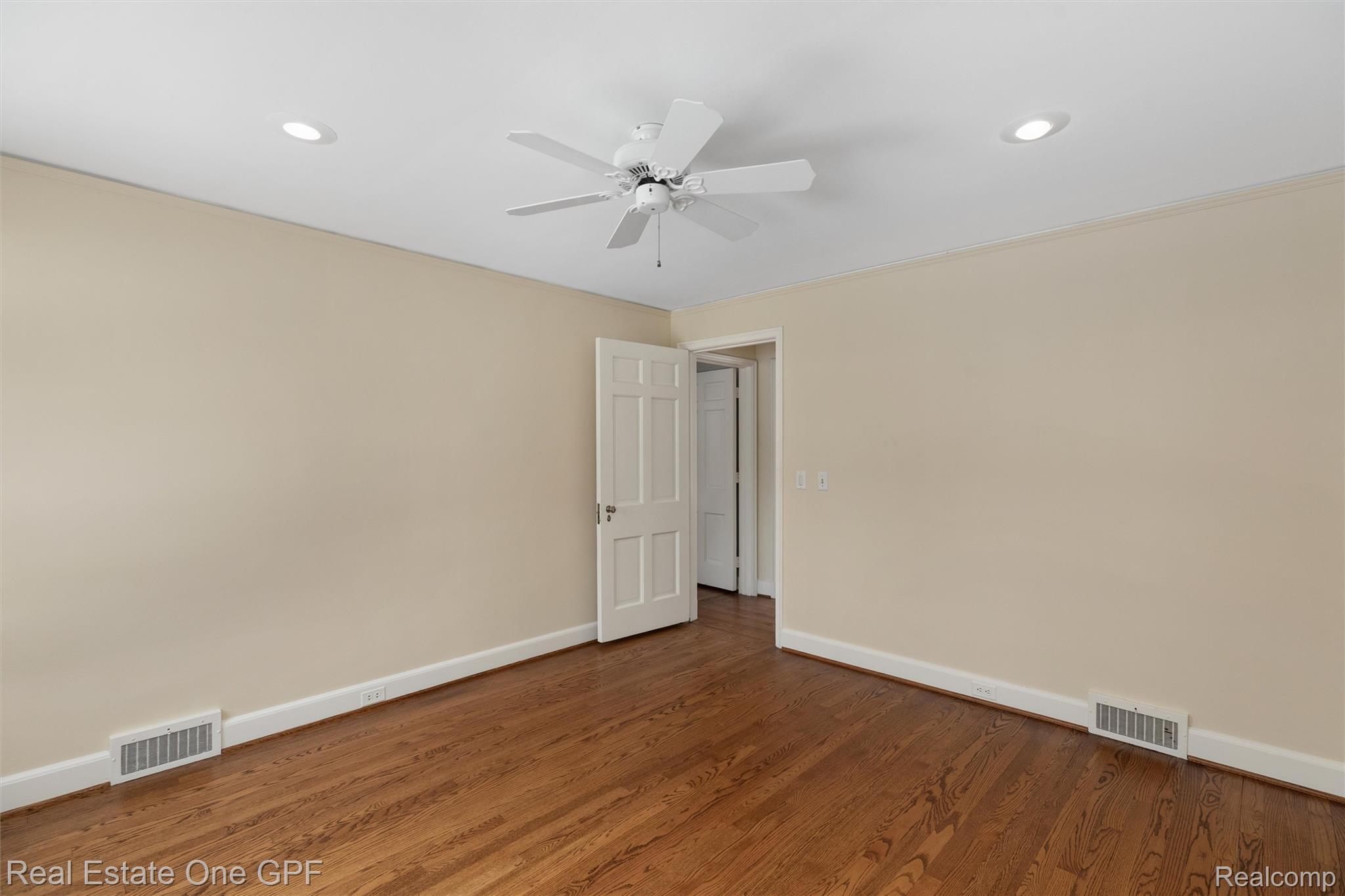 636 Middlesex Road