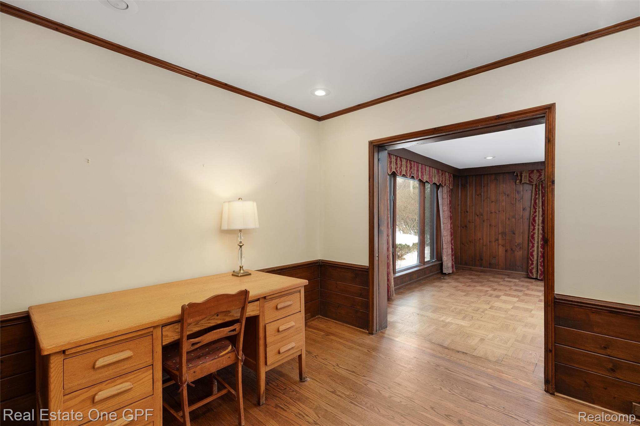 636 Middlesex Road