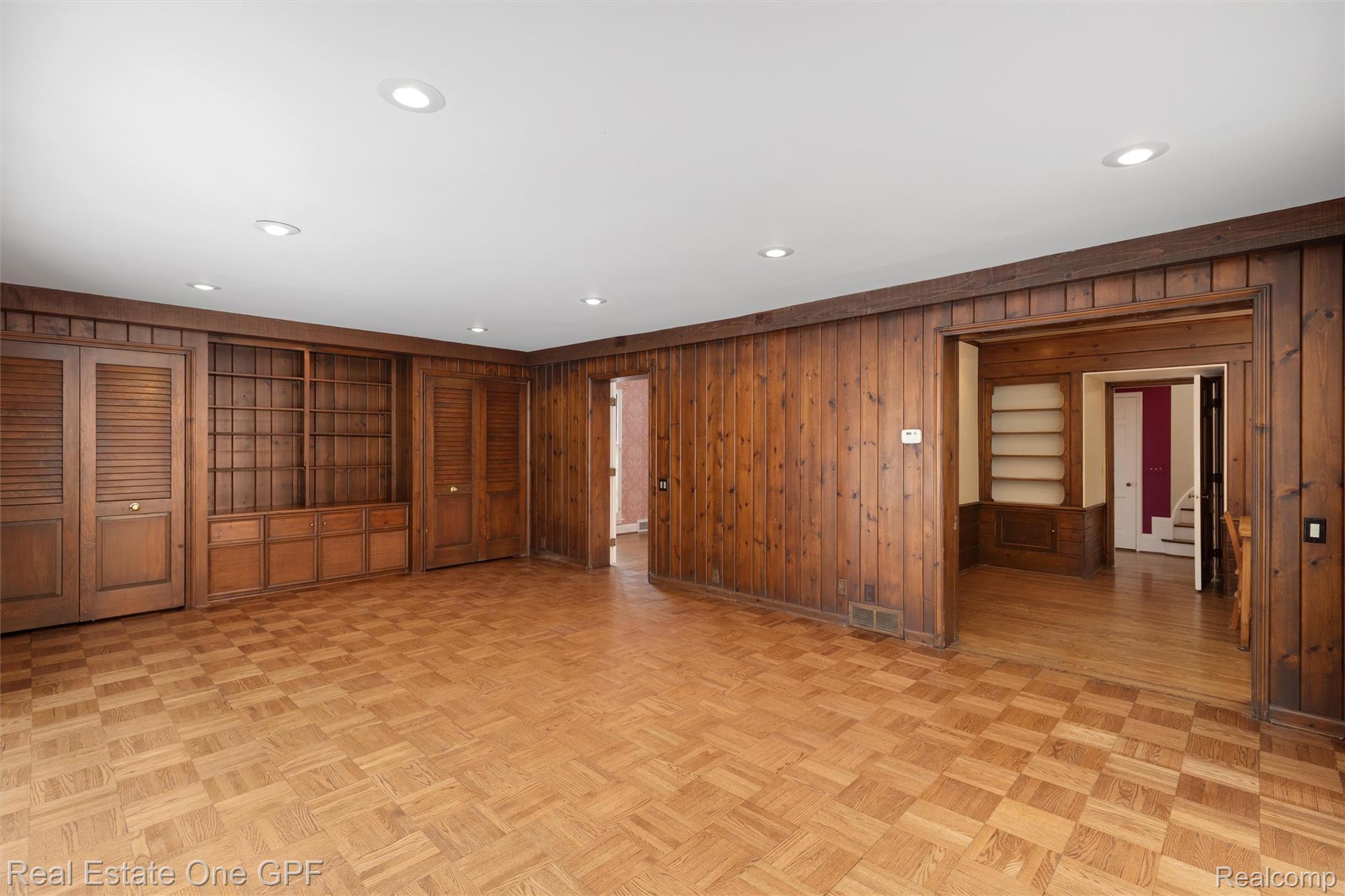636 Middlesex Road