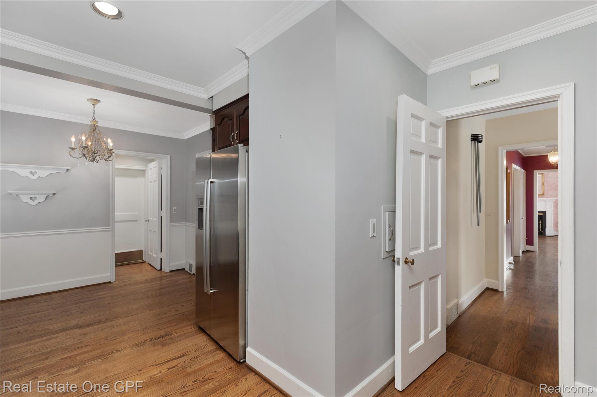 636 Middlesex Road