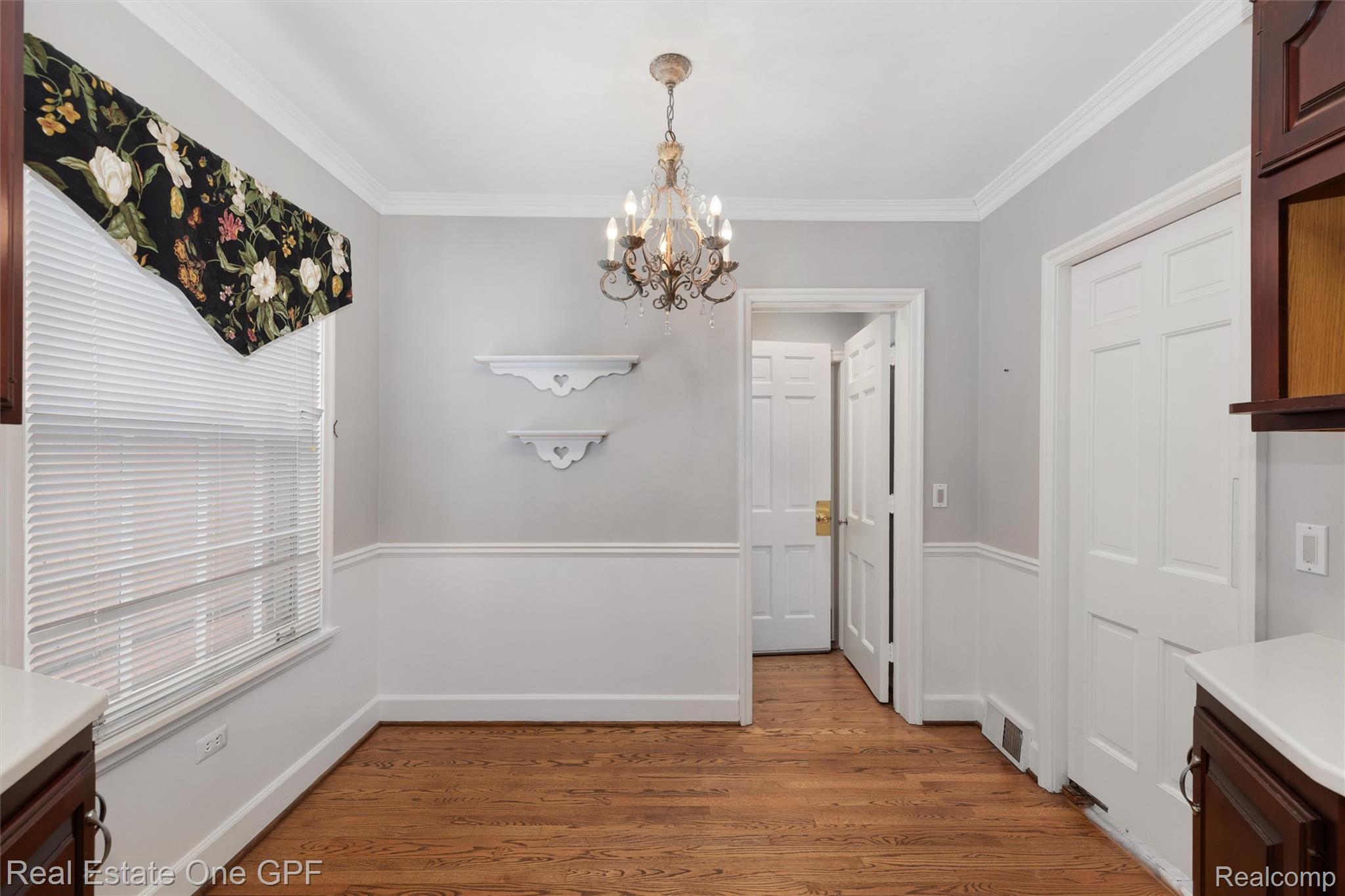 636 Middlesex Road