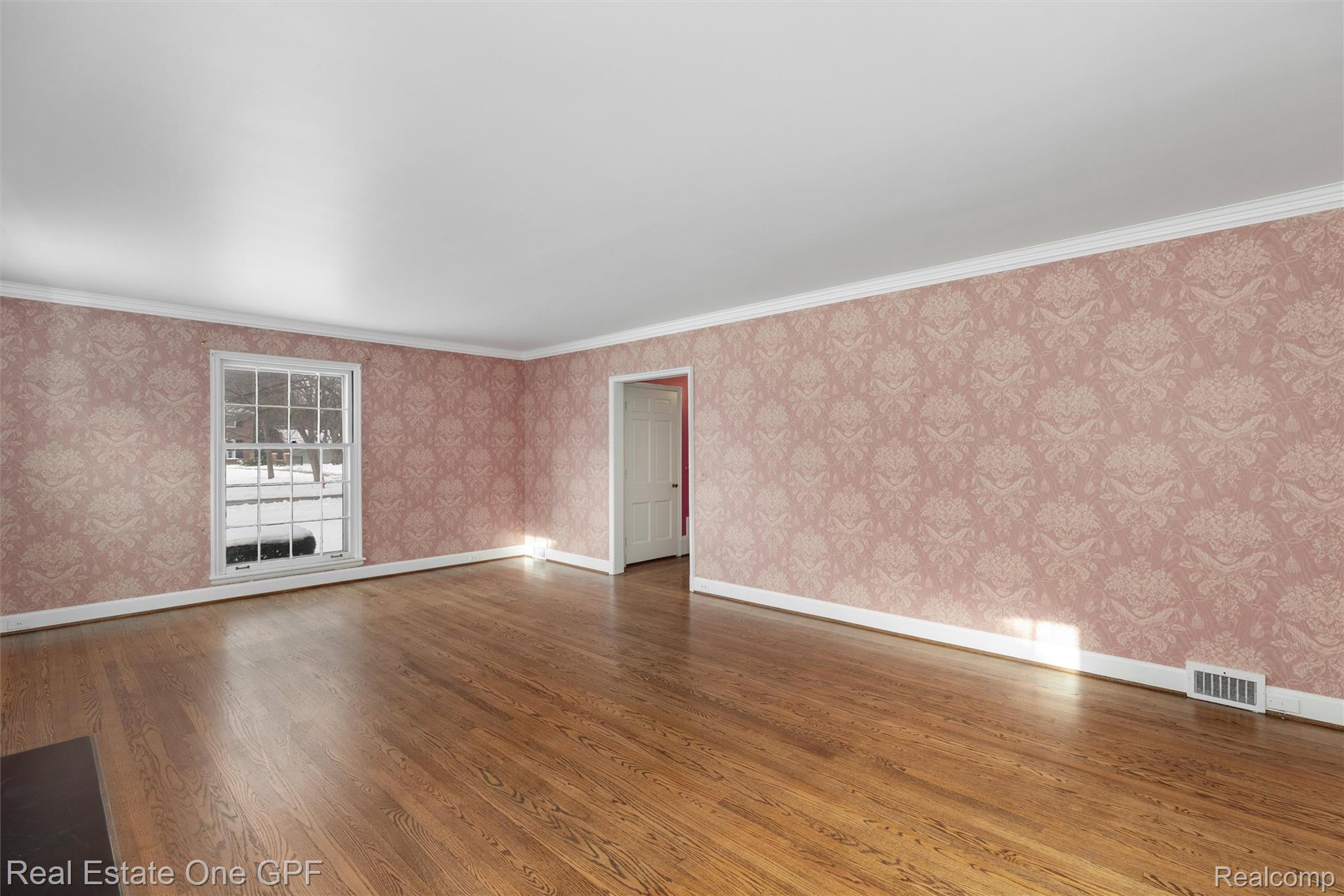 636 Middlesex Road